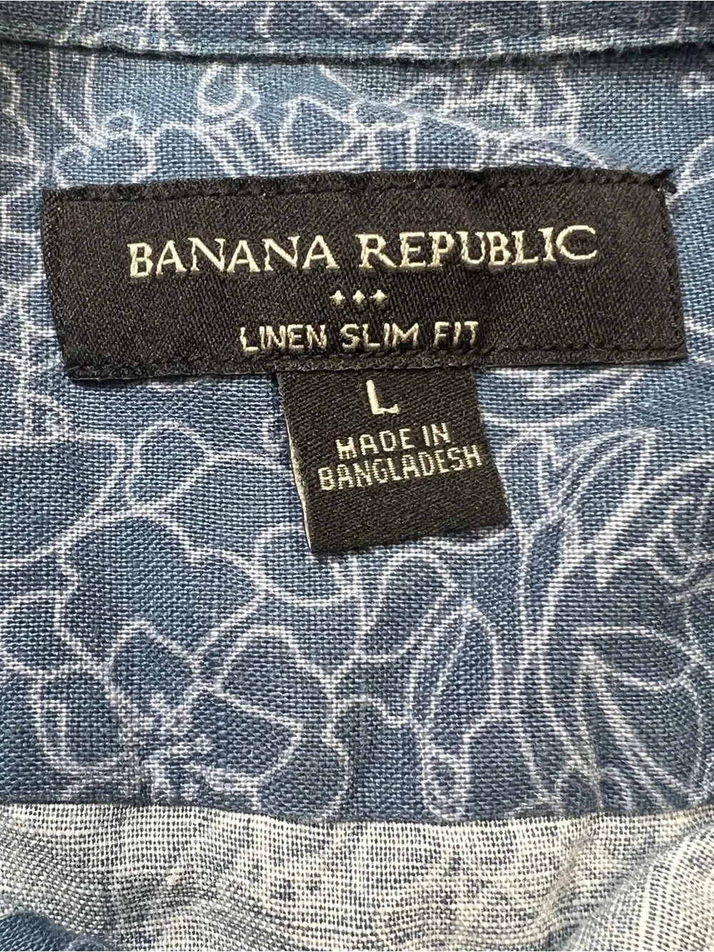 2 Banana Republic Men's L Regular Blue Floral and grey shirt. 2 shirt  BUNDLE 60